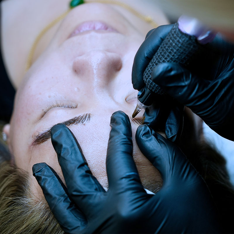 Perfectly shaped permanent makeup brows